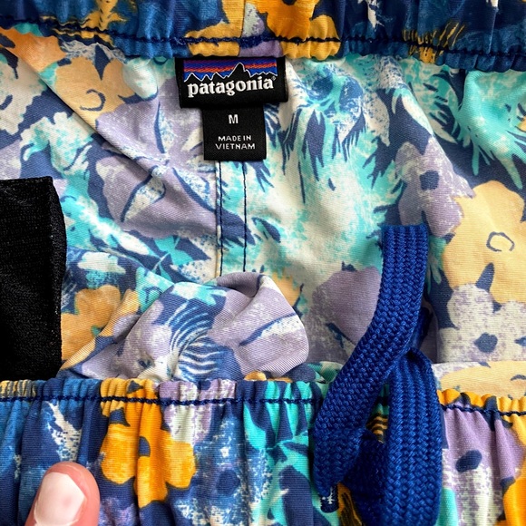 🌺 🌼🌻Patagonia baggies - Picture 2 of 2